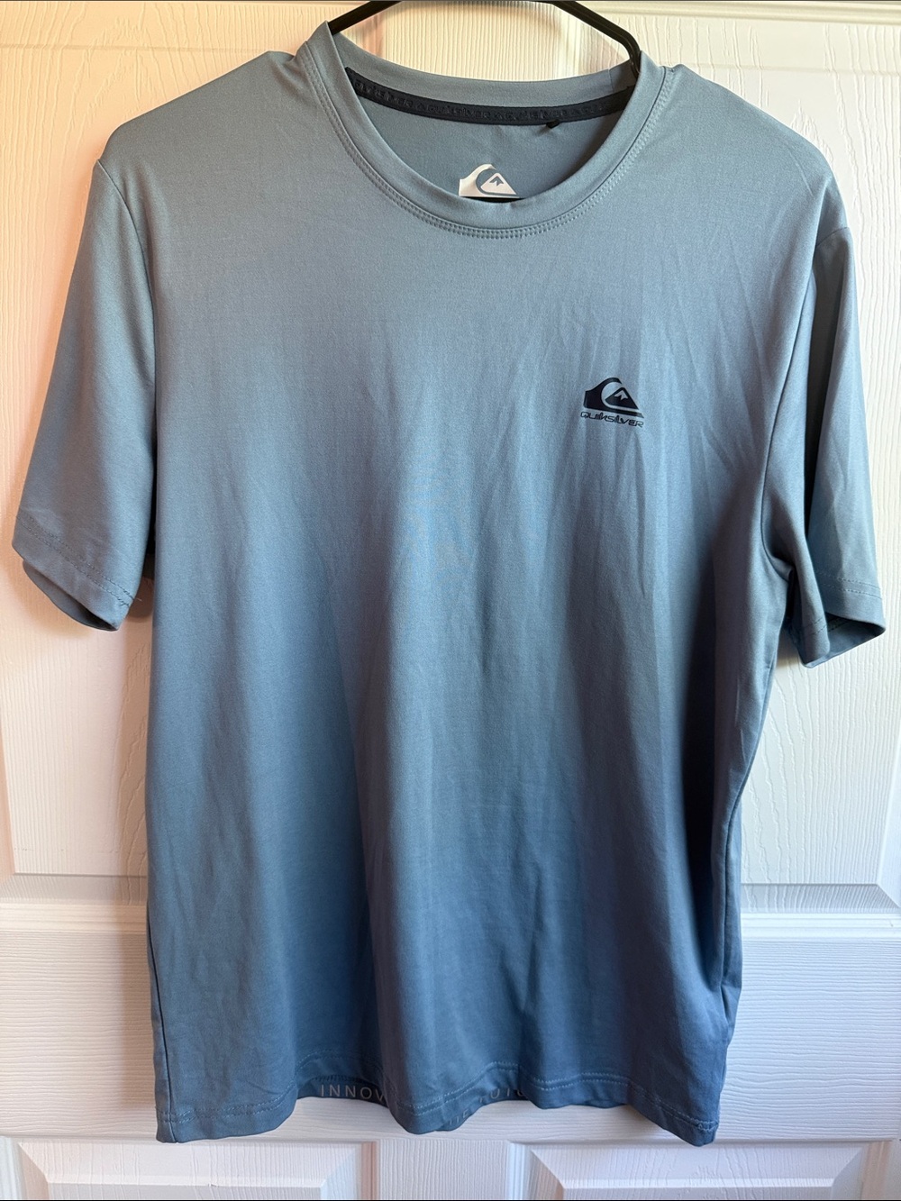 Quiksilver Men's Small Short Sleeve Tee in Slate Gray Blue- never worn